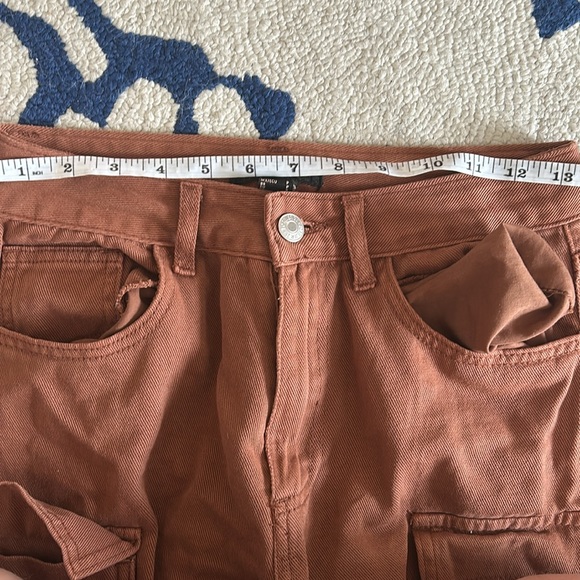 Forever21 reddish brown cargo pants. Size small - Picture 7 of 7